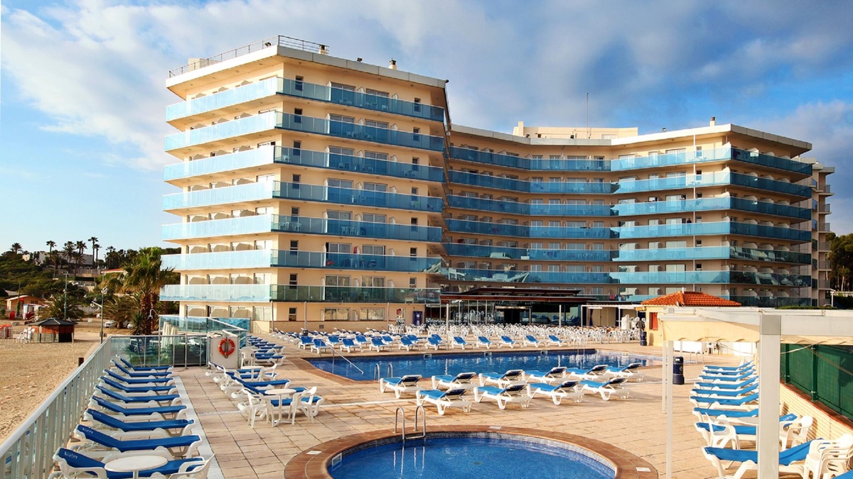 Vista exterior desde la playa Golden Donaire Beach