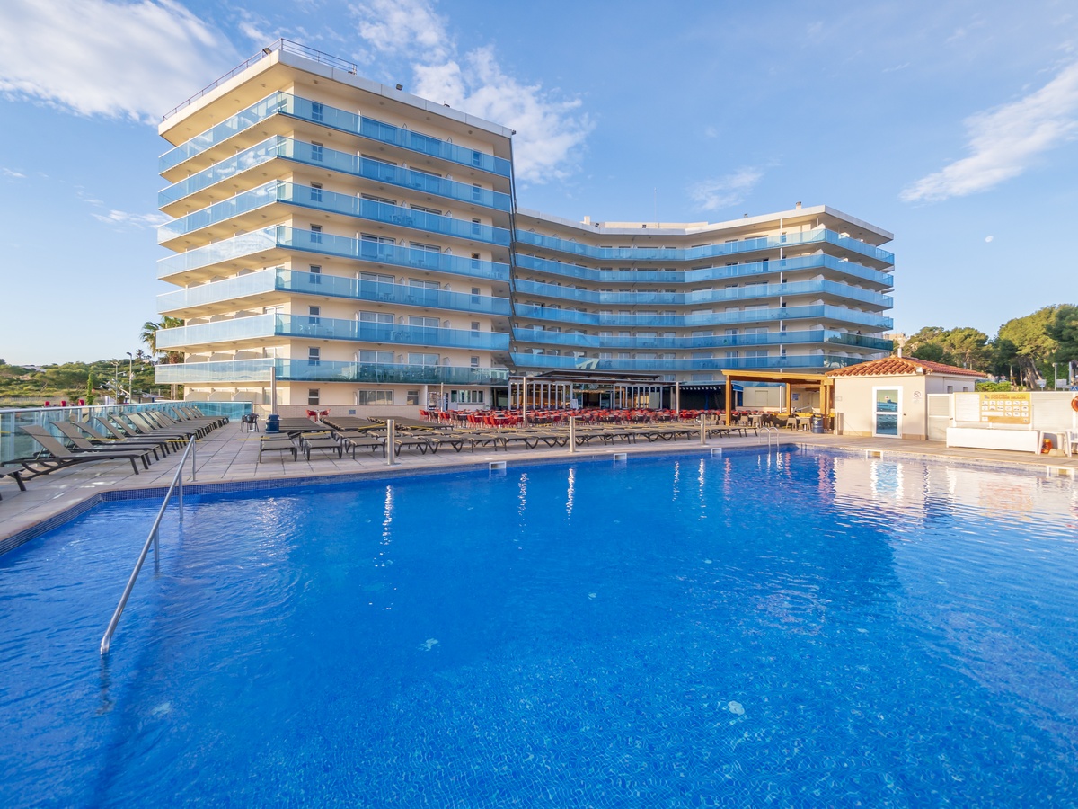 Vista exterior desde la playa Golden Donaire Beach